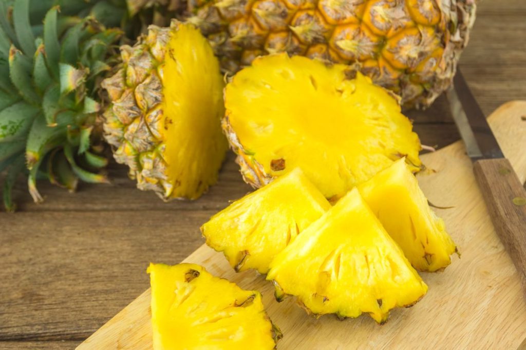 déguster et préparer de l'ananas victoria
