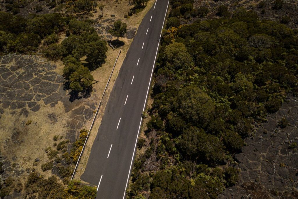 Route menant au Piton de la Fournaise à La Réunion