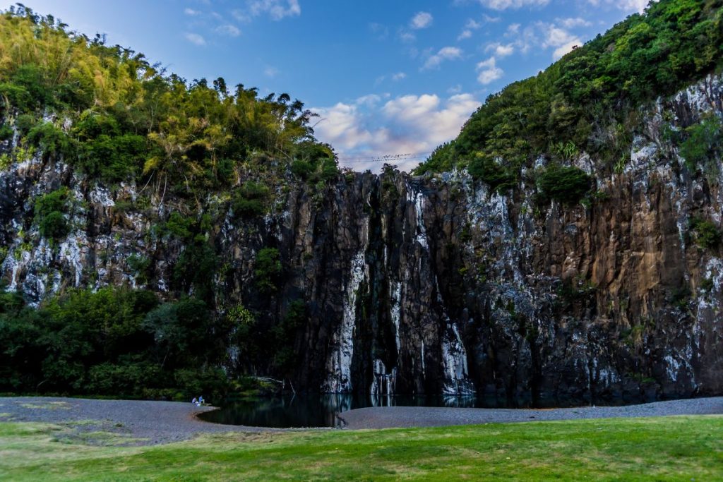 cascade niagara à sainte suzanne la Réunion 974