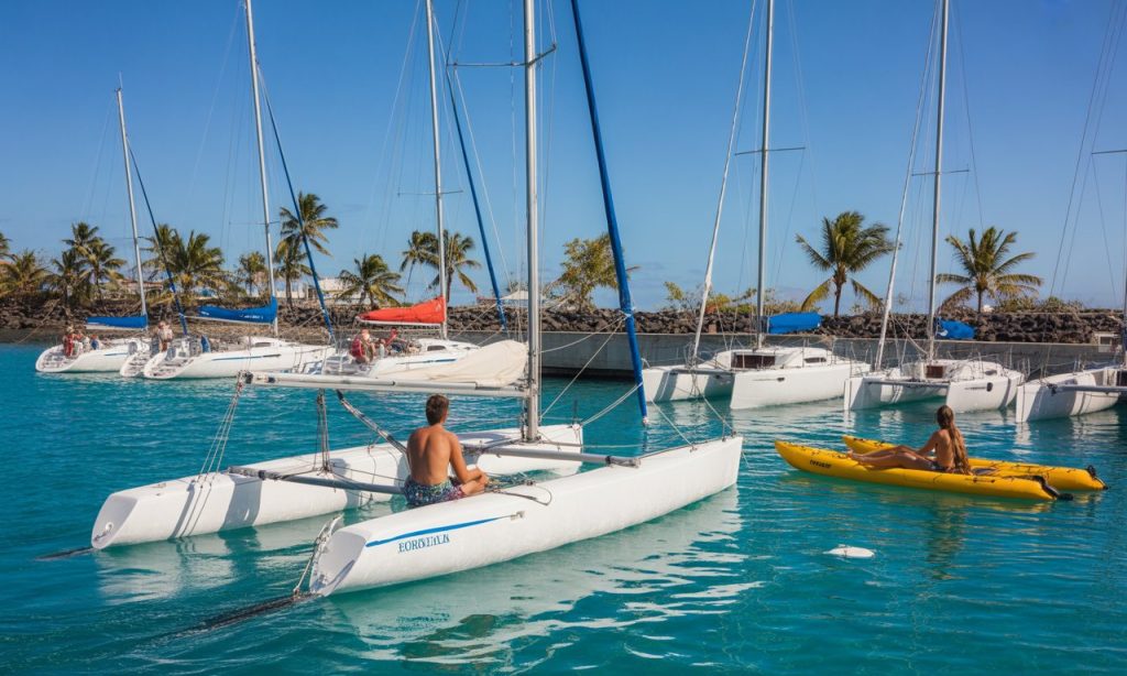 découvrez la base nautique de l'ouest à saint-gilles, réunion : location de kayaks et catamarans, balades en mer, activités nautiques pour tous au cœur du lagon. profitez d'une aventure inoubliable sur les eaux turquoise de la réunion !